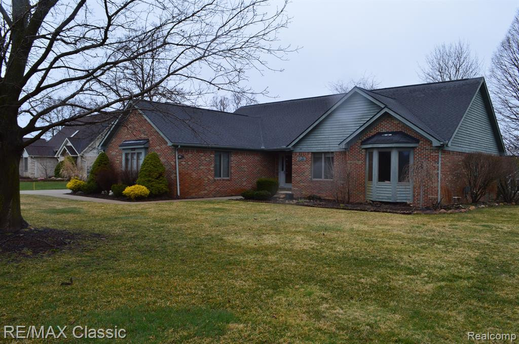 11269 HAMMERSTONE Drive, South Lyon, MI 48178 — Photo 4