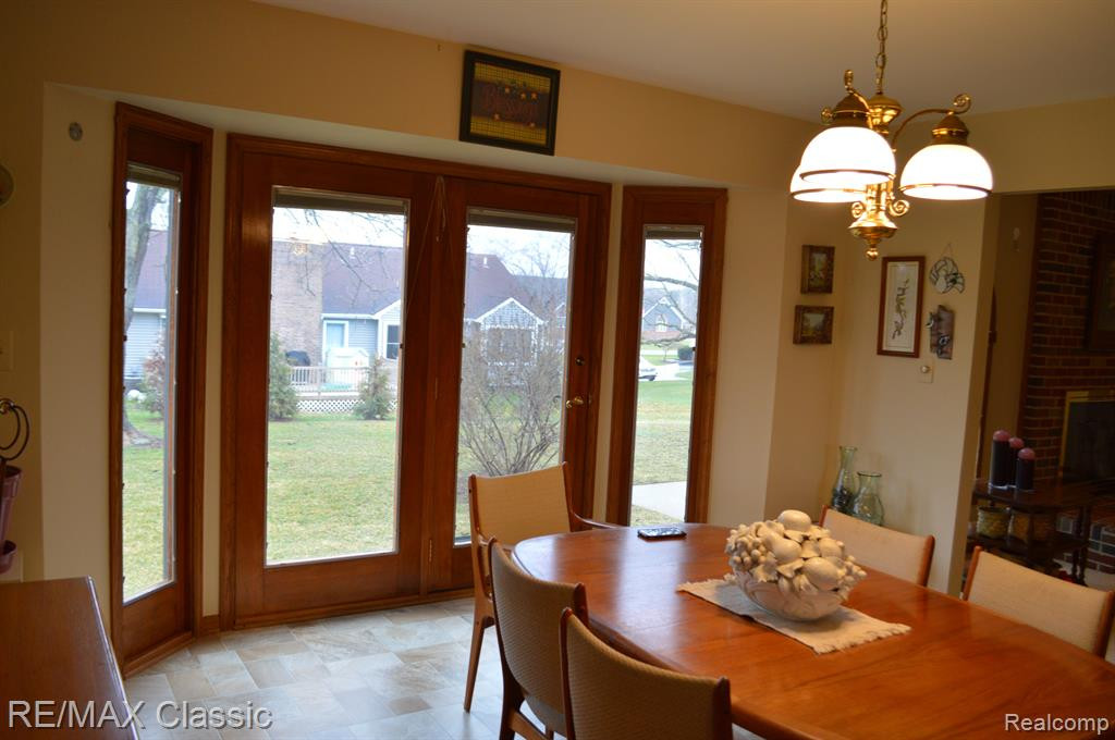 11269 HAMMERSTONE Drive, South Lyon, MI 48178 — Photo 17