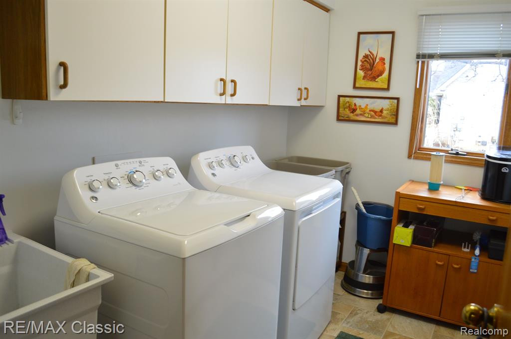 11269 HAMMERSTONE Drive, South Lyon, MI 48178 — Photo 18