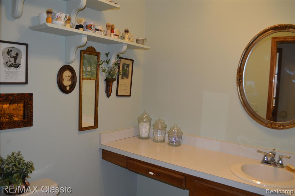 11269 HAMMERSTONE Drive, South Lyon, MI 48178 — Photo 19