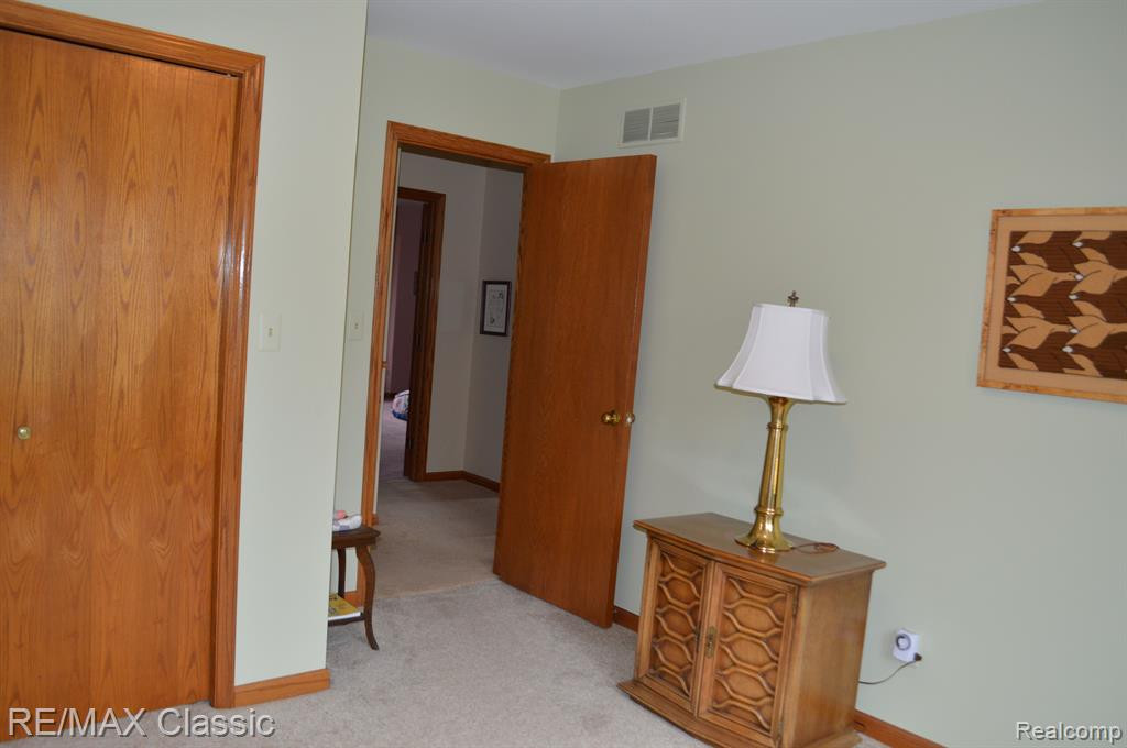 11269 HAMMERSTONE Drive, South Lyon, MI 48178 — Photo 22