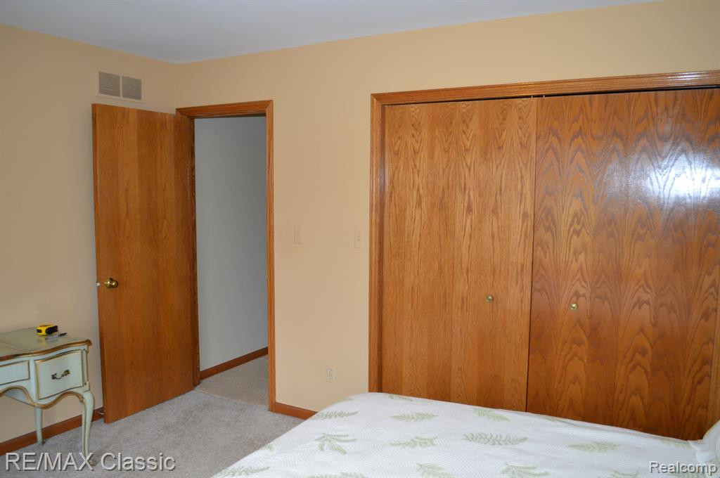 11269 HAMMERSTONE Drive, South Lyon, MI 48178 — Photo 24