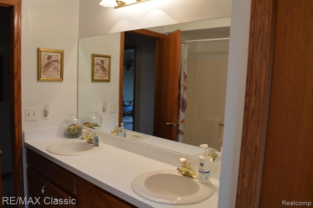 11269 HAMMERSTONE Drive, South Lyon, MI 48178 — Photo 26