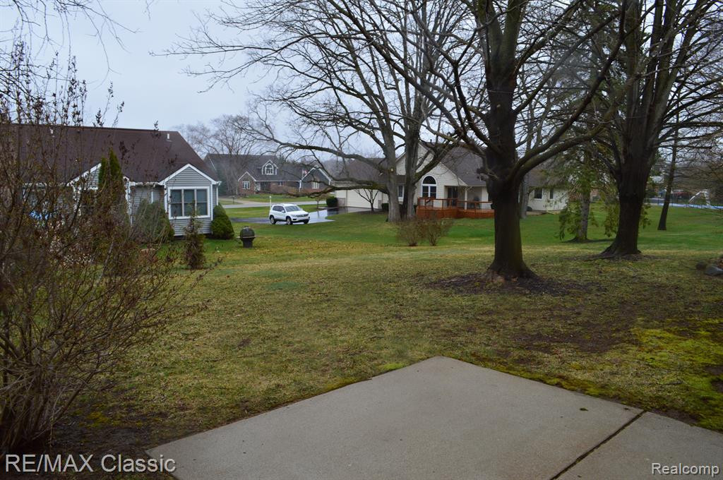 11269 HAMMERSTONE Drive, South Lyon, MI 48178 — Photo 39