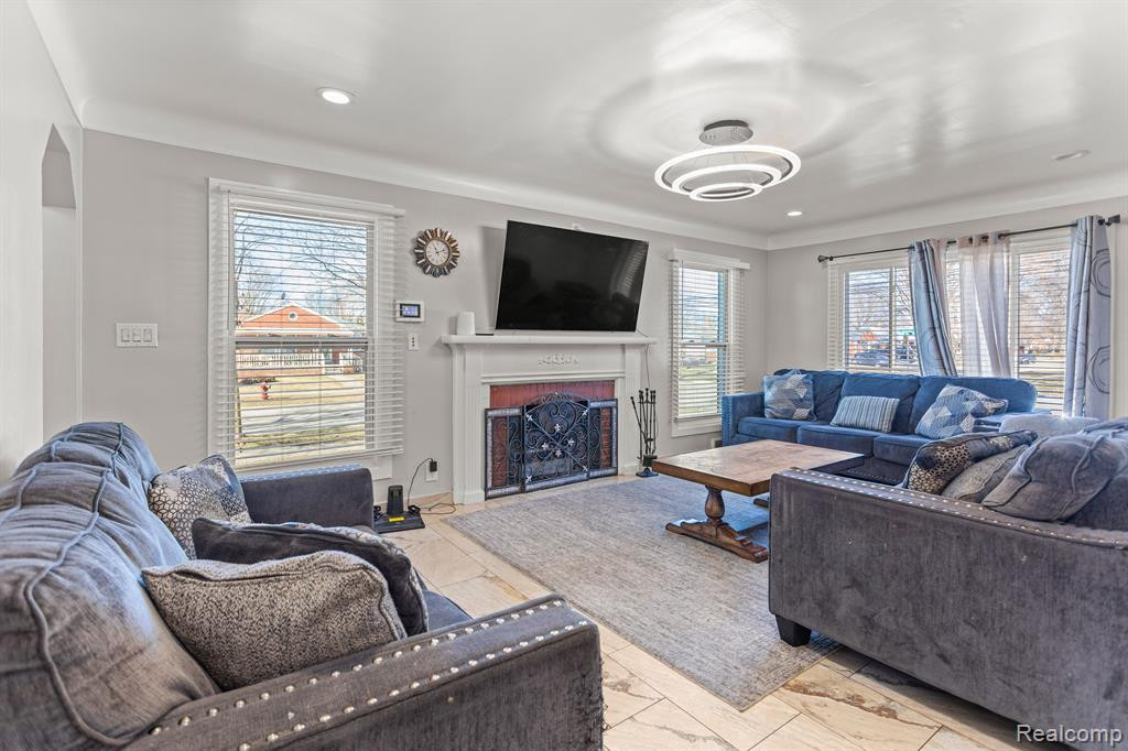 8184 VIRGIL Street, Dearborn Heights, MI 48127 — Photo 5