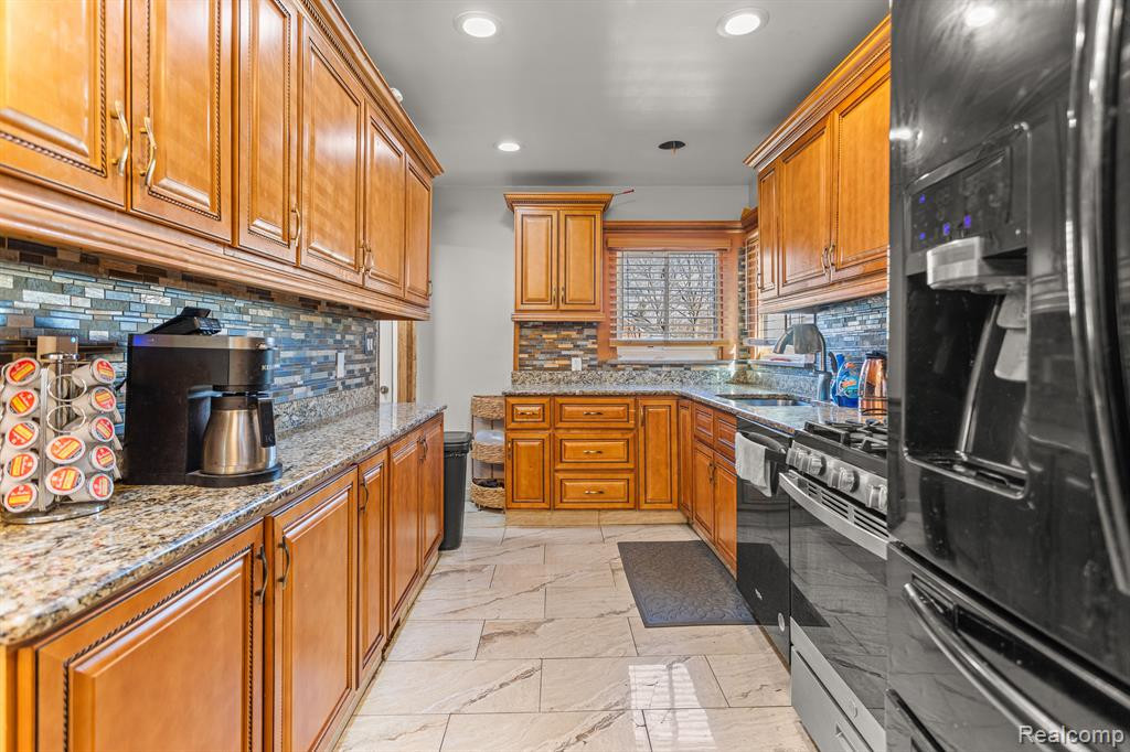 8184 VIRGIL Street, Dearborn Heights, MI 48127 — Photo 10