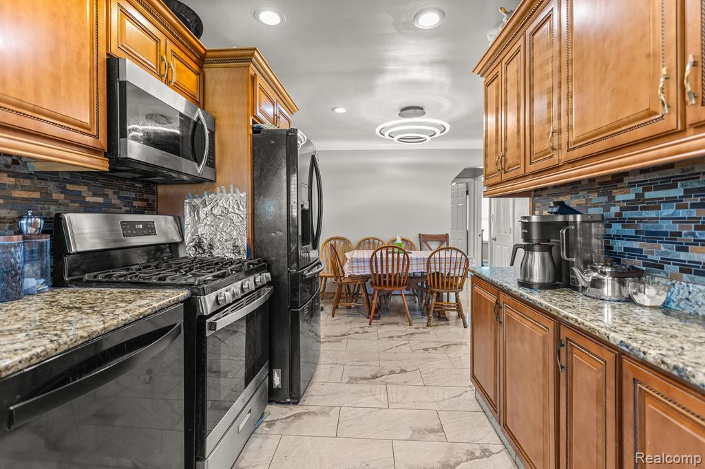 8184 VIRGIL Street, Dearborn Heights, MI 48127 — Photo 12