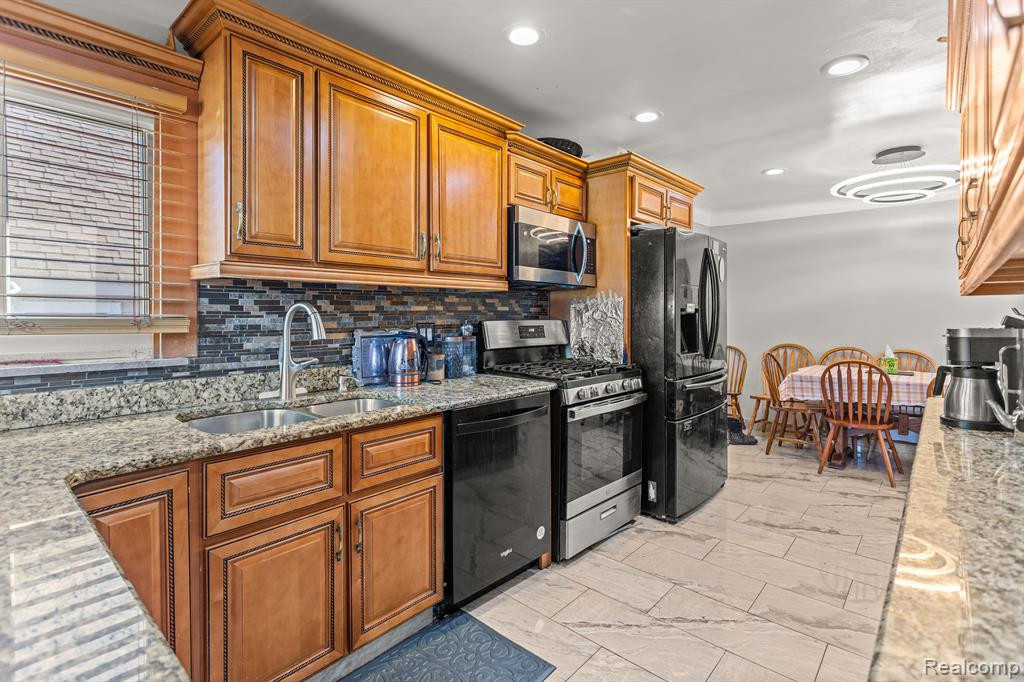 8184 VIRGIL Street, Dearborn Heights, MI 48127 — Photo 13