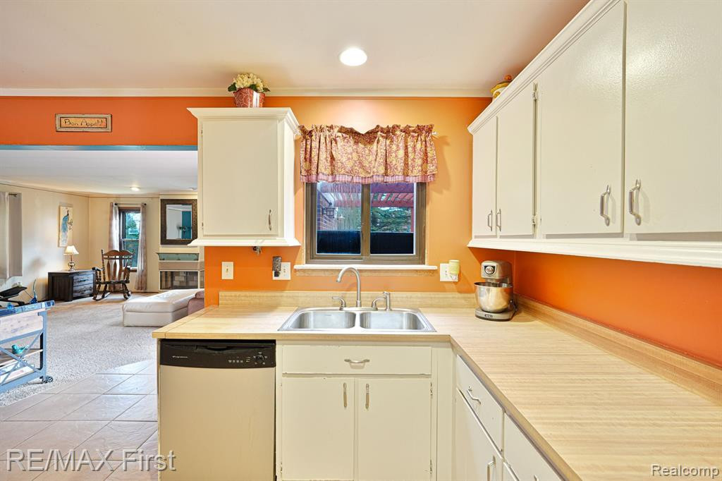 39692 RAGER, Clinton Twp, MI 48038 — Photo 18