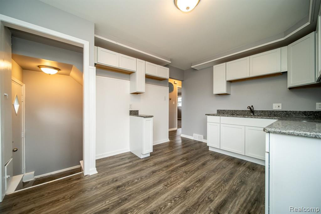 6939 HELEN Street, Garden City, MI — Photo 9