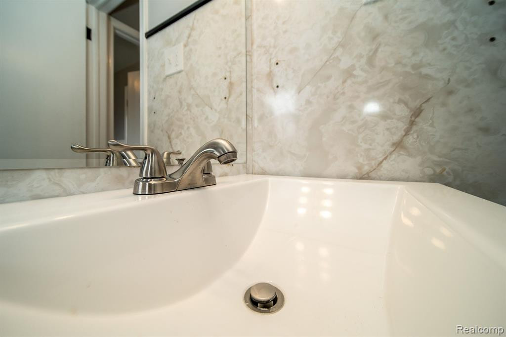 6939 HELEN Street, Garden City, MI — Photo 27