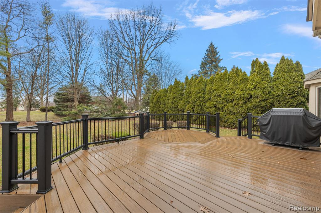 39953 WILMETTE Drive, Sterling Heights, MI 48313 — Photo 8
