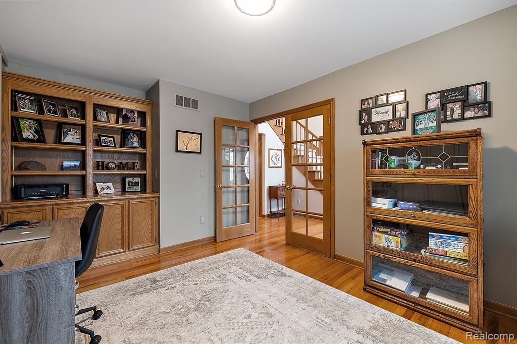 39953 WILMETTE Drive, Sterling Heights, MI 48313 — Photo 23
