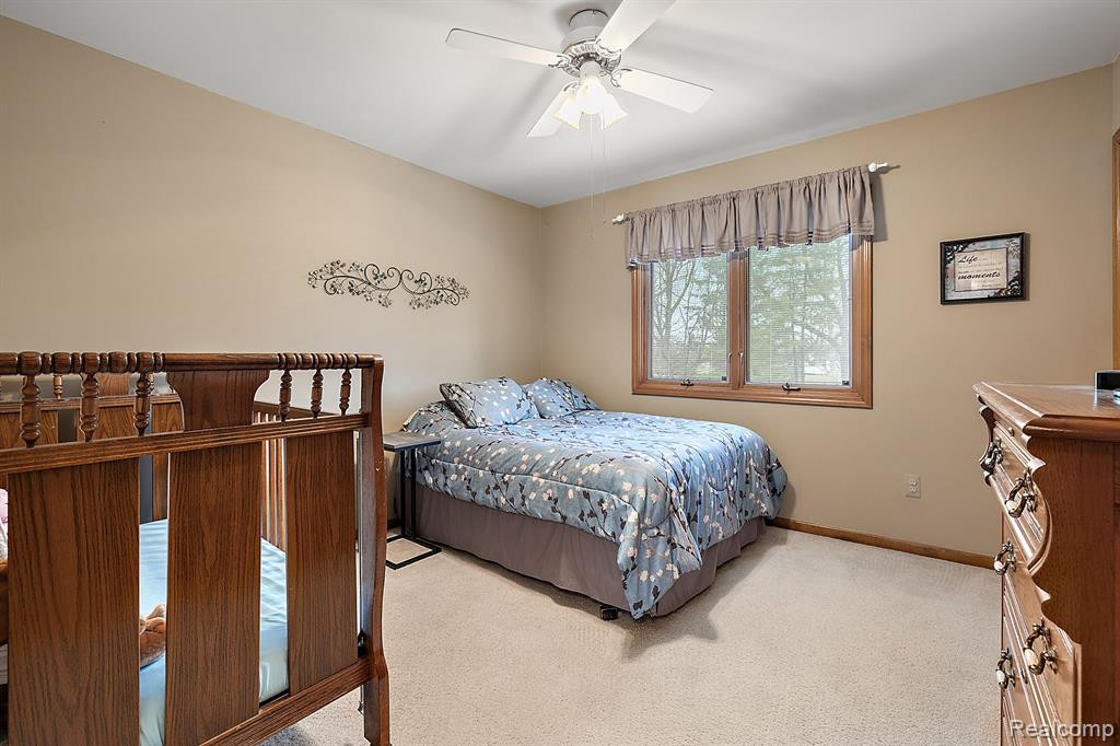 39953 WILMETTE Drive, Sterling Heights, MI 48313 — Photo 30