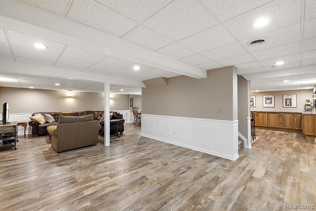 39953 WILMETTE Drive, Sterling Heights, MI 48313 — Photo 39