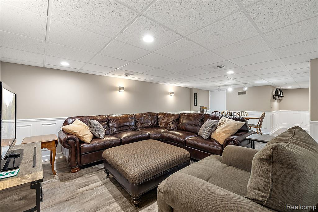 39953 WILMETTE Drive, Sterling Heights, MI 48313 — Photo 40