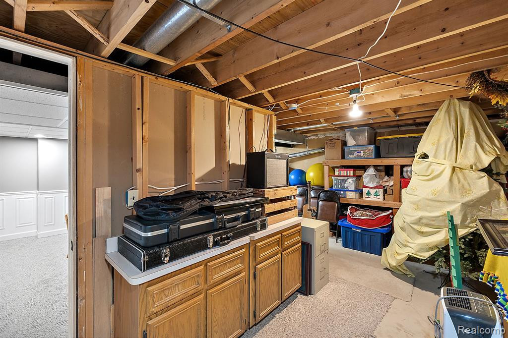 39953 WILMETTE Drive, Sterling Heights, MI 48313 — Photo 42