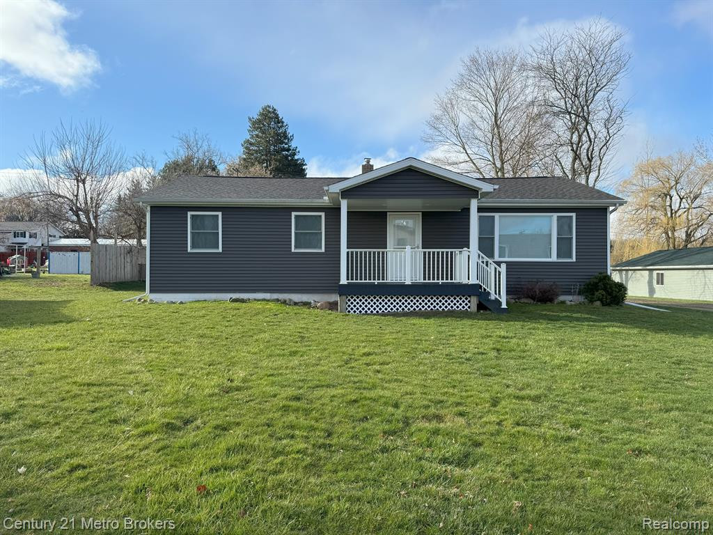 235 W MAIN Street, Mayville Vlg, MI 48744 — front exterior