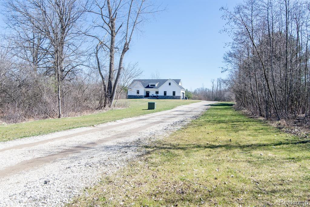 5830 GREEN Road, Fenton, MI 48430 — Photo 3
