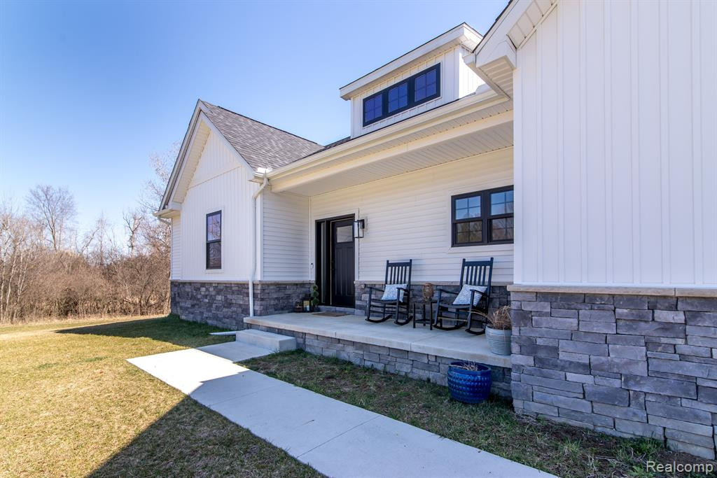 5830 GREEN Road, Fenton, MI 48430 — Photo 6