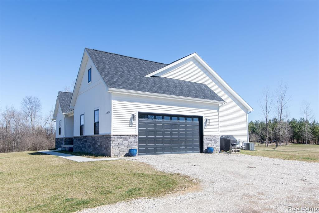 5830 GREEN Road, Fenton, MI 48430 — Photo 19