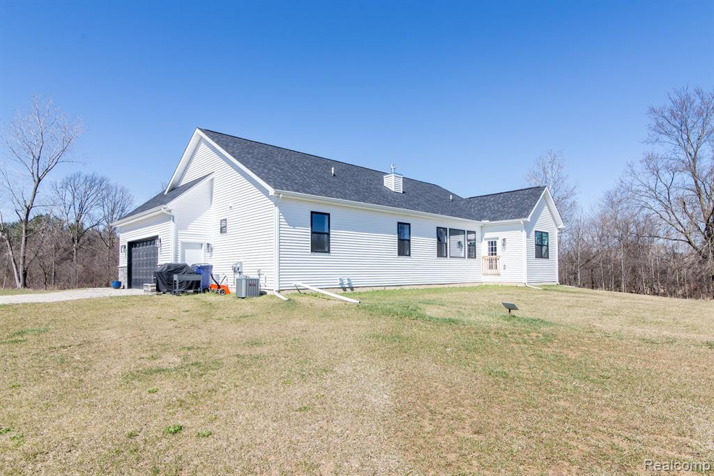 5830 GREEN Road, Fenton, MI 48430 — Photo 20