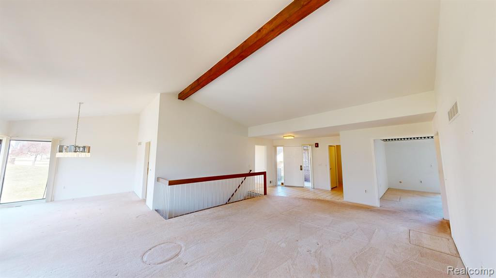 29207 E CHANTICLEER Drive, Southfield, MI 48034 — Photo 8