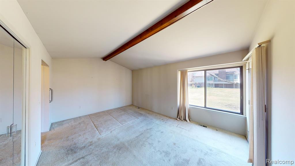 29207 E CHANTICLEER Drive, Southfield, MI 48034 — Photo 25