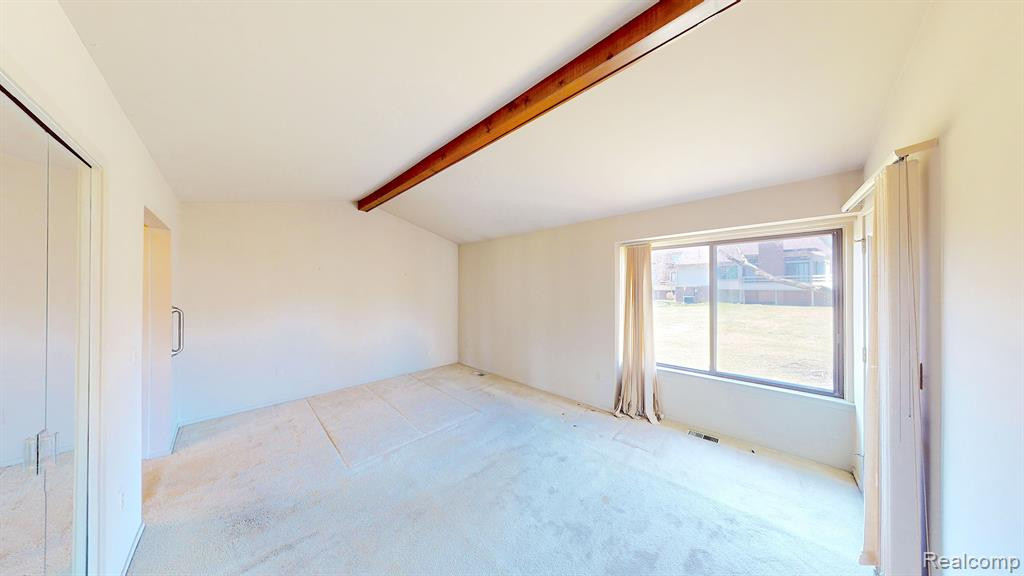 29207 E CHANTICLEER Drive, Southfield, MI 48034 — Photo 27