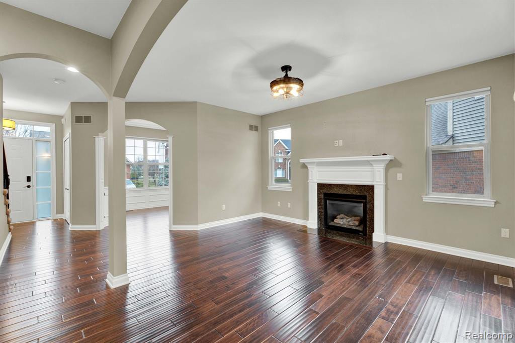 6736 BAKER, Shelby Twp, MI 48317 — Photo 8