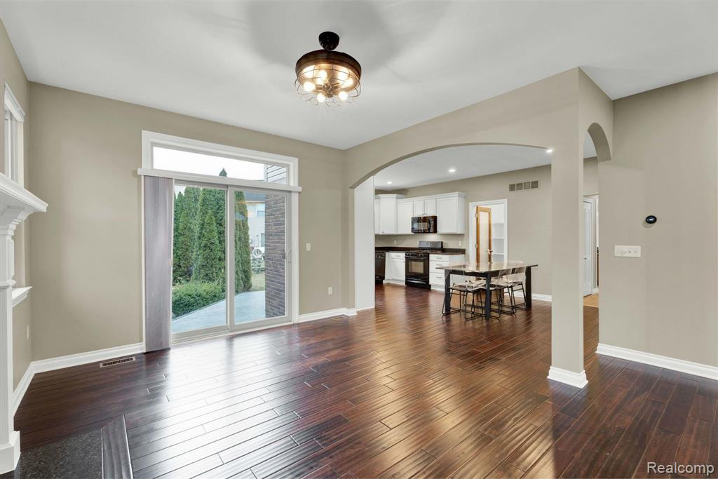 6736 BAKER, Shelby Twp, MI 48317 — Photo 11