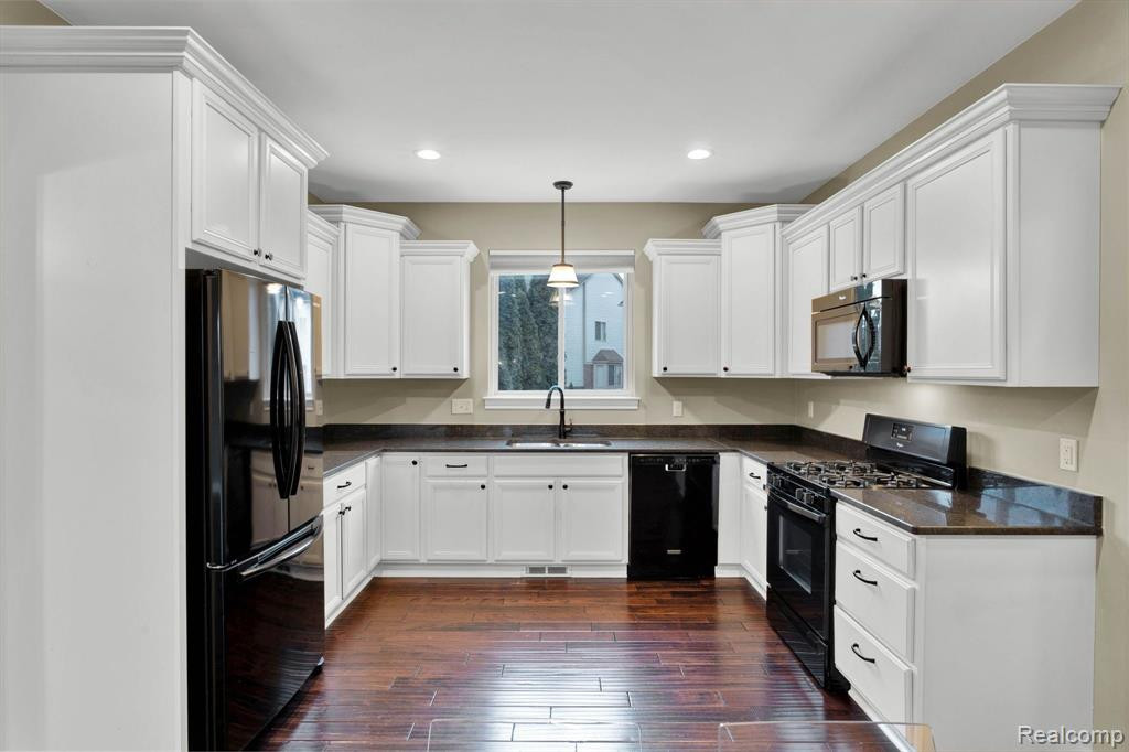 6736 BAKER, Shelby Twp, MI 48317 — Photo 16