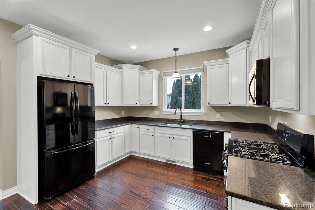 6736 BAKER, Shelby Twp, MI 48317 — Photo 17