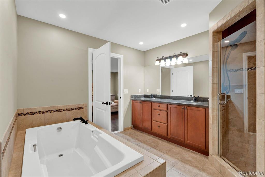 6736 BAKER, Shelby Twp, MI 48317 — Photo 38