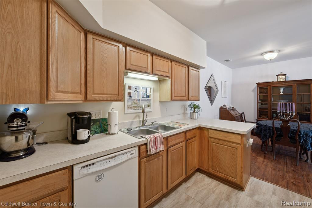 1120 RIAL LAKE Drive, Howell, MI 48843 — Photo 11