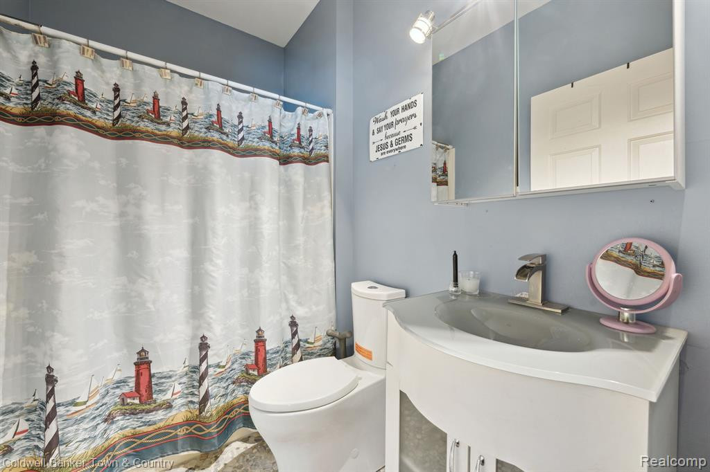 1120 RIAL LAKE Drive, Howell, MI 48843 — Photo 22