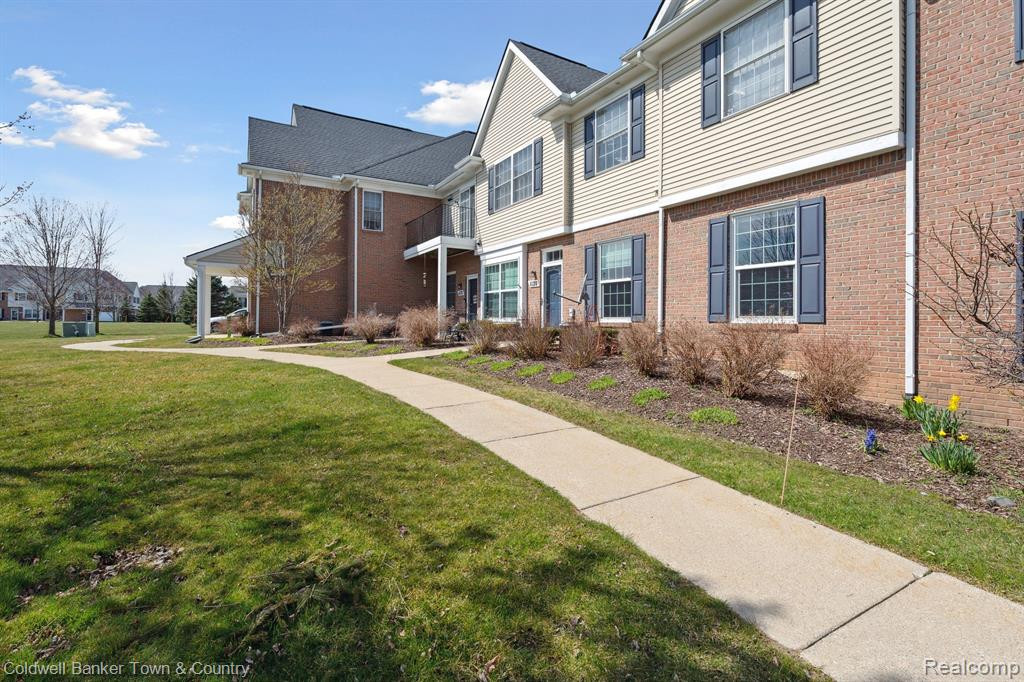 1120 RIAL LAKE Drive, Howell, MI 48843 — Photo 35