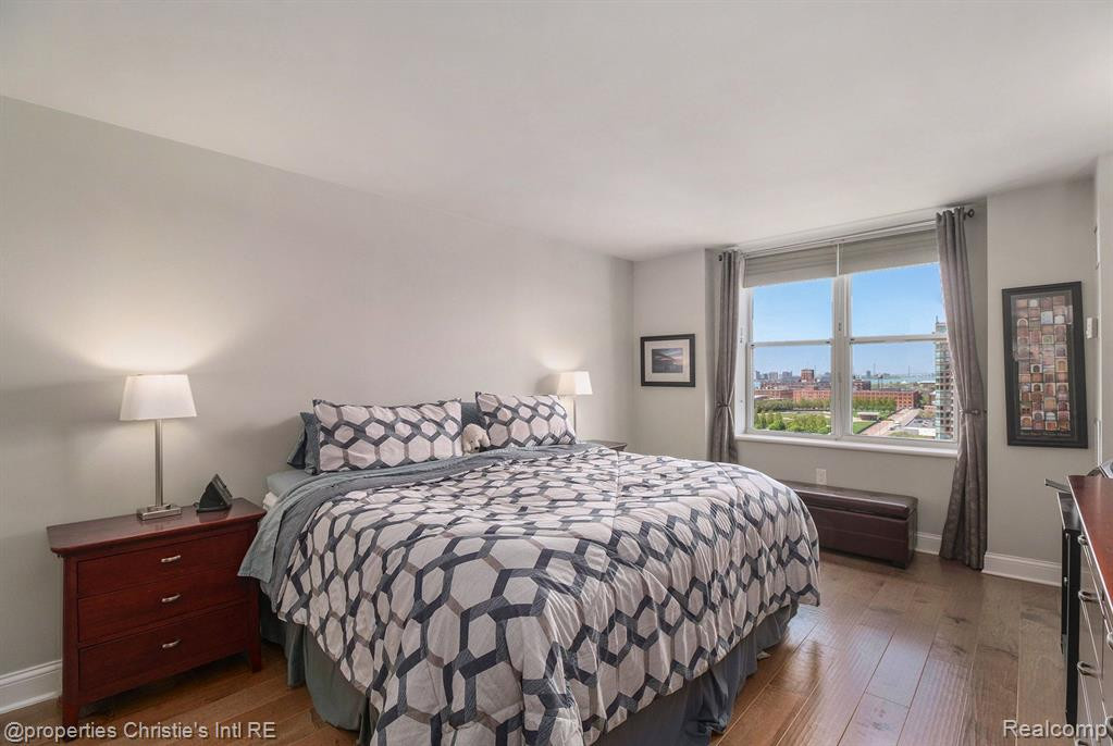 250 E HARBORTOWN Drive, 1312, Detroit, MI 48207 — Photo 18