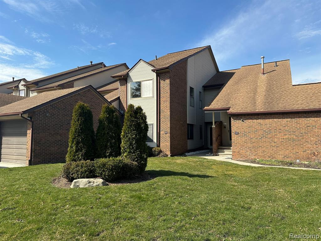 6540 RIDGEFIELD Circle, 205, West Bloomfield, MI — front exterior