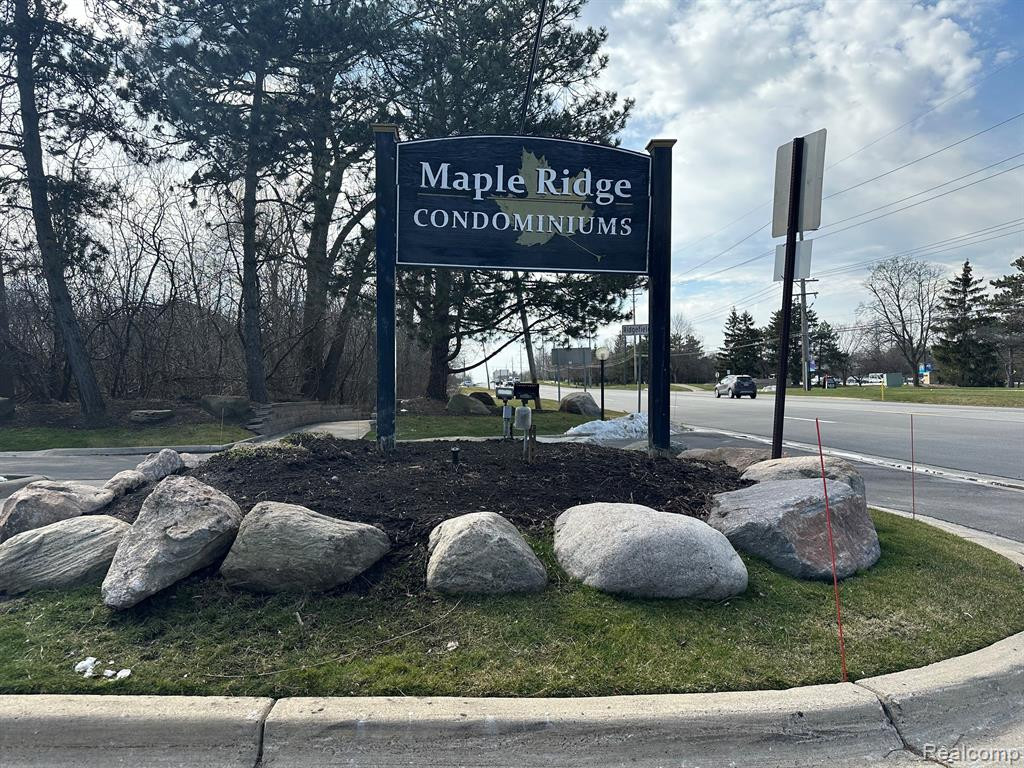 6540 RIDGEFIELD Circle, 205, West Bloomfield, MI — Photo 14