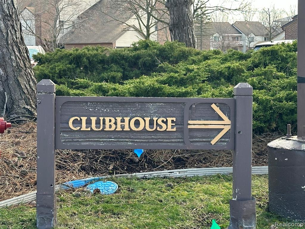 6540 RIDGEFIELD Circle, 205, West Bloomfield, MI — Photo 15