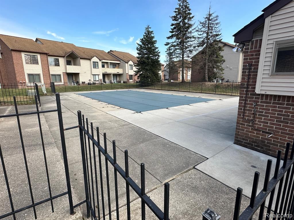 6540 RIDGEFIELD Circle, 205, West Bloomfield, MI — Photo 18