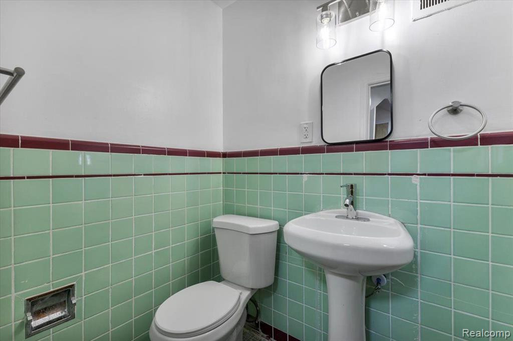 4037 STURTEVANT Street, Detroit, MI 48204 — Photo 24