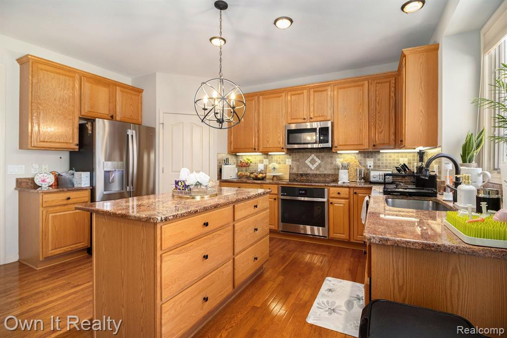 1720 TRINITY Road, Canton, MI 48187 — Photo 19