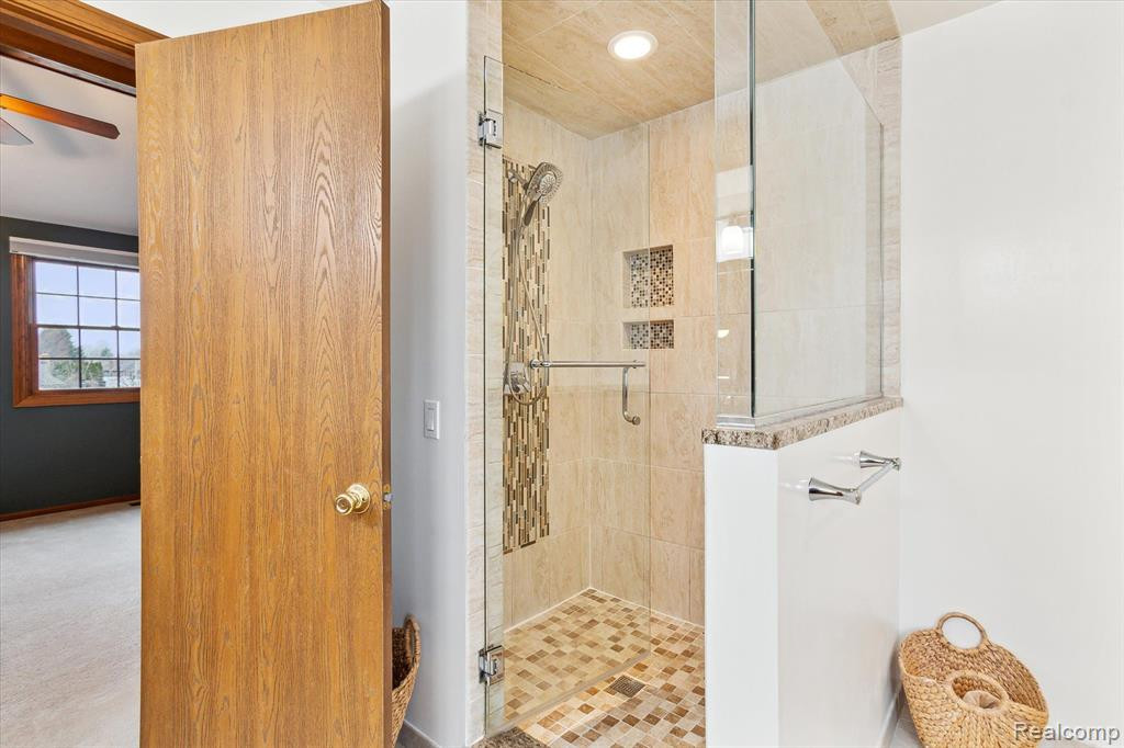 41226 MARJORAN Drive, Sterling Heights, MI 48314 — Photo 9