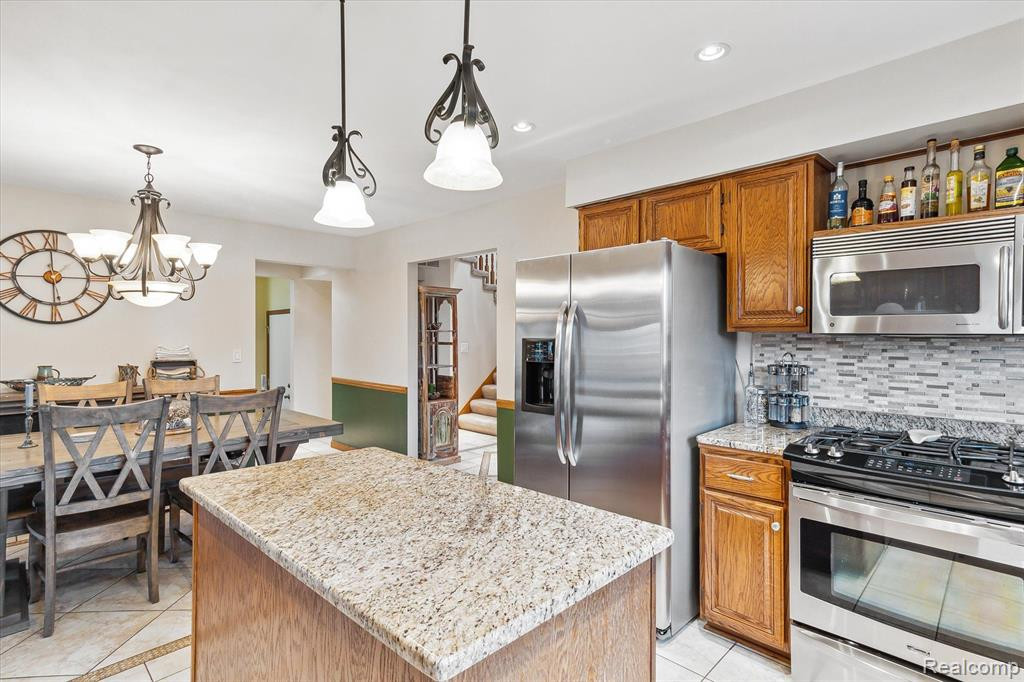 41226 MARJORAN Drive, Sterling Heights, MI 48314 — Photo 14