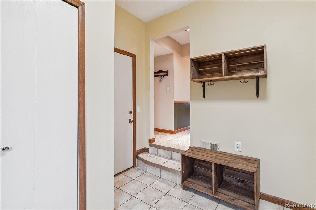 41226 MARJORAN Drive, Sterling Heights, MI 48314 — Photo 18