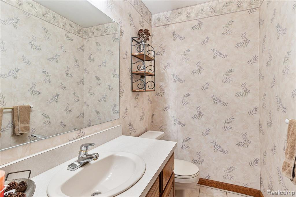 41226 MARJORAN Drive, Sterling Heights, MI 48314 — Photo 21