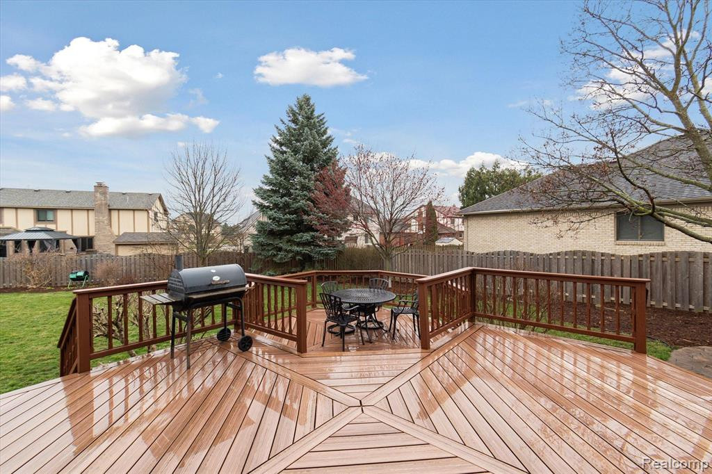 41226 MARJORAN Drive, Sterling Heights, MI 48314 — Photo 33