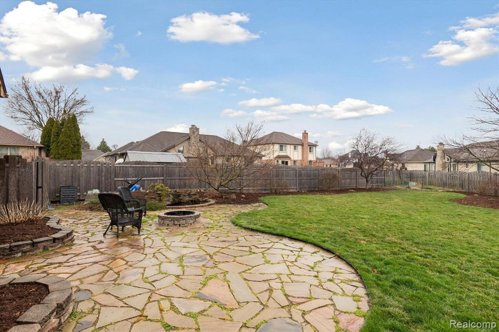 41226 MARJORAN Drive, Sterling Heights, MI 48314 — Photo 34